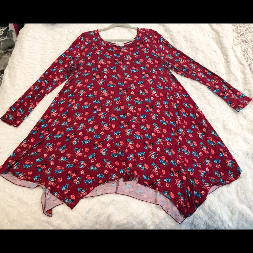 ‼️SOLD ‼️Tunic floral swing tee